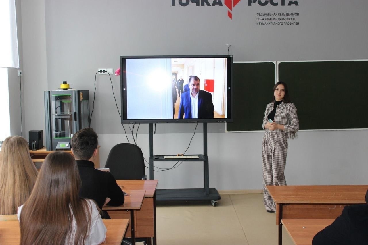 студентка 2 курса по направлению «Государственное и муниципальное управление», Ямалетдинова Айсылу, выступила перед школьниками МБОУ «Ютазинская СОШ».